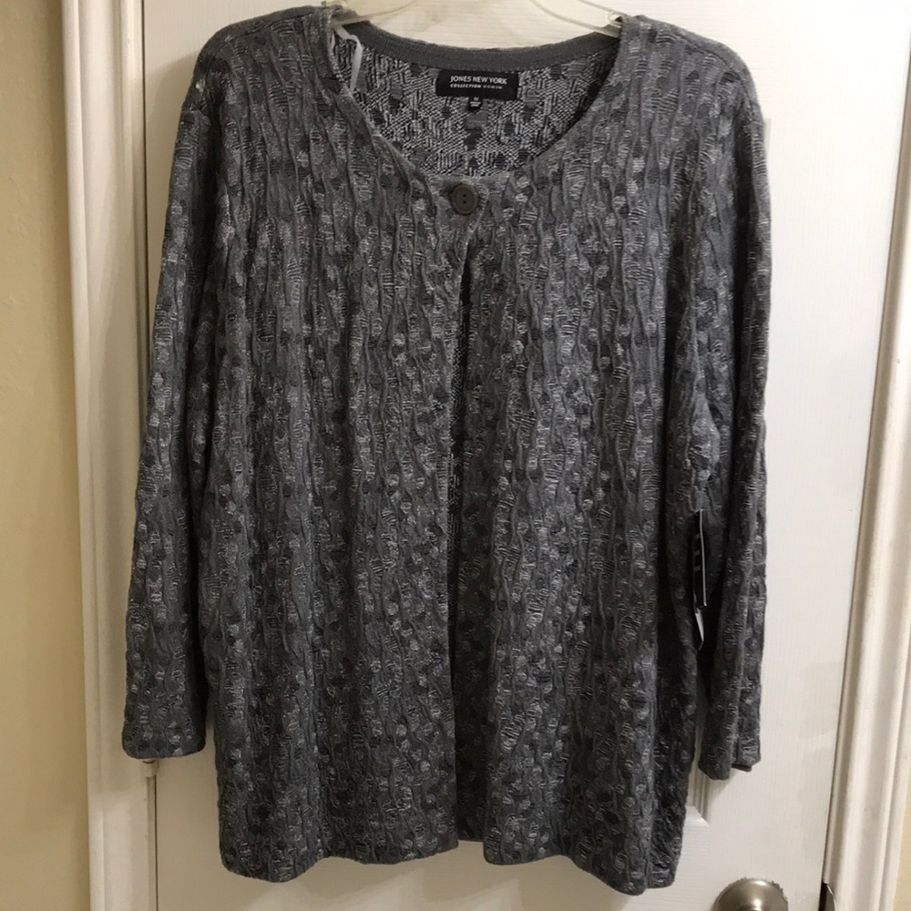 New York Company Collection Woman cardigan sweater with long sleeve. NWT